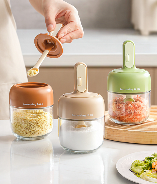 შუშის კონტეინერი კოვზით